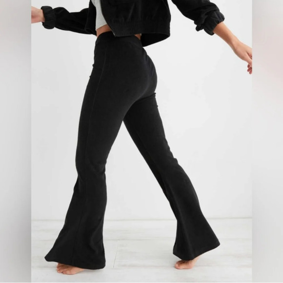 Aerie Groove On Velour Ribbed Flare Pants Black Casual Comfy Travel Size XS